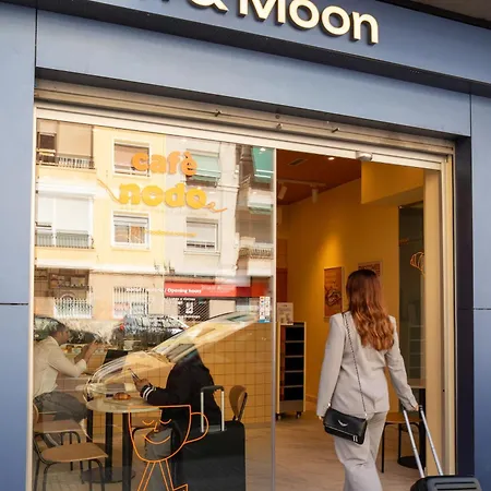 アパートホテル Sun & Moon Barcelona Airport
